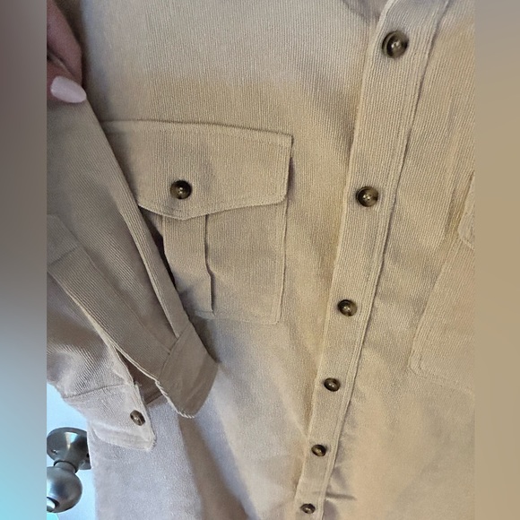 Shacket - Picture 2 of 4